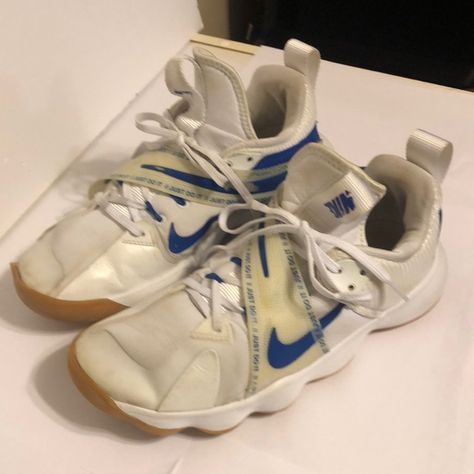 Nike React Hyperset Sneaker Shoes Sz. 9 In good condition Nike React, Sneaker Shoes, Nike Shoes, Shoes Sneakers, Nike, Sneakers, Jewelry Watches, Plus Fashion, Outfit Inspo