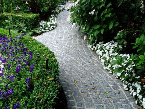 Eco Outdoor Buffalo granite cobblestones curved path. Eco Outdoor | The Garden… Front Yard Transformation, Front Garden Path, Yard Transformation, Garden Walkways, Cobblestone Pavers, Front Path, Eco Outdoor, Pathway Landscaping, Stone Driveway