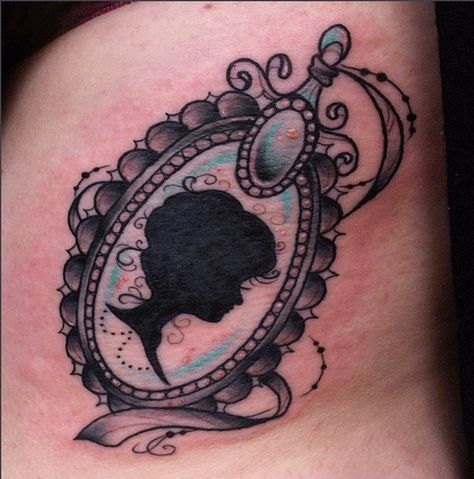 The cameo tradition began in the fifteenth or sixteenth century, and have since become a term used to describe a type of jewelry. In the past, cameo's have had various images carved on them such a... Cameo Tattoo Ideas, Cameo Tattoo Vintage, Cameo Tattoo Traditional, Framed Portrait Tattoo, Skull Cameo Tattoo, Cameo Tattoo, Tattoo Silhouette, 2 Chainz, Tattoo Time