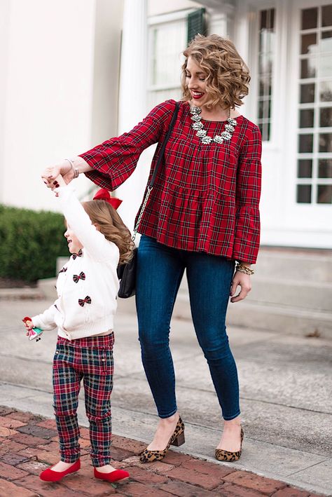 Outfit Ideas With Leopard Print Shoes, Preppy Style Winter, Winter Holiday Outfits, Christmas Sweater Outfits, Bow Cardigan, Holiday Outfit Inspiration, Tartan Leggings, Mother Daughter Matching Outfits, Hygge Life