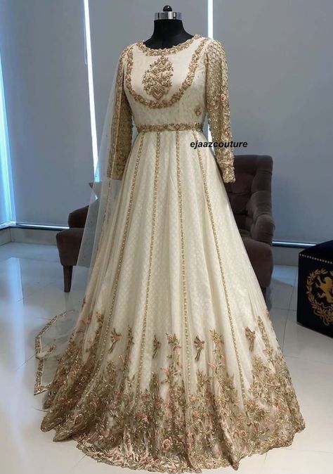 Pishwas Pakistani Wedding, Nikha Dresses Pakistani, Pakistani Gowns, Madonna Vogue, Fancy Gown, Nikah Outfit, Disney Engagement, Nikah Dress, Walima Dress