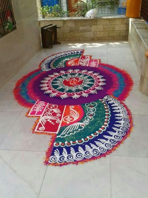 G20 Rangoli Design, Big Rangoli Designs Diwali Beautiful, Free Hand Rangoli Designs With Colours, Rangoli Border Designs Simple, Happy Diwali In Hindi, Artistic Rangoli, Happy Diwali Banner, Mandala Rangoli, Diwali In Hindi