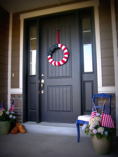 Beautiful patriotic porches for the 4th of July 4th Of July Porch Sign, Porch Leaners, Carved Wall Art, Carved Signs, Front Porch Signs, Diy Simple, Last Names, Cartoon Gift, Americana Decor