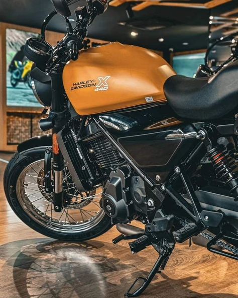 Harley-Davidson X440 Price Slashed in India Harley Davidson X440, Desktop Gadgets, Enfield Classic, Classic Harley Davidson, Biker Lifestyle, Indian Motorcycle, Royal Enfield, Suspension Systems, Travel Lifestyle