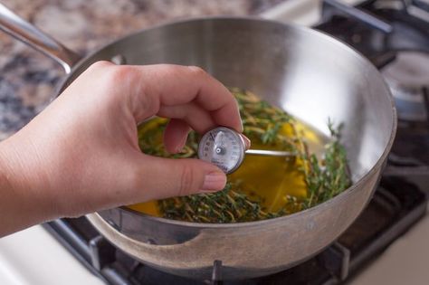 A little heat is all you need to harness the woodland essence of thyme and infuse it into the oil of your choice. Infused oils are best used as a finishing Fennel Oil, Fennel Essential Oil, Preserving Herbs, Thyme Recipes, Thyme Essential Oil, Thyme Oil, Making Essential Oils, Lemon Thyme, Citronella Oil