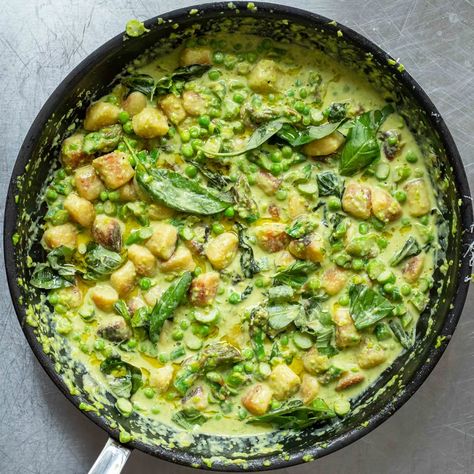 Mob — Gnocchi With Smashed Peas, Lemon & Parmesan Easy Gnocchi, Lemon Parmesan Pasta, Gnocchi Recipes Easy, Smashed Peas, Aglio E Olio, Gnocchi Recipes, Green Sauce, Vegetarian Pasta, Summer Dishes