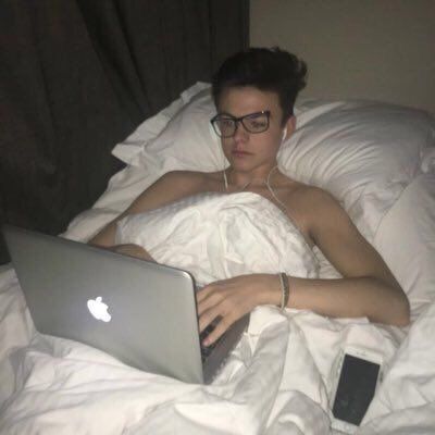 New Hope Club en Twitter: "Live stream at 5pm (GMT) ❤️" Crooked Glasses, Blake Richardson, Reece Bibby, 5sos Pictures, Love Diary, Man Band, New Hope Club, Fav Music, Zach Herron