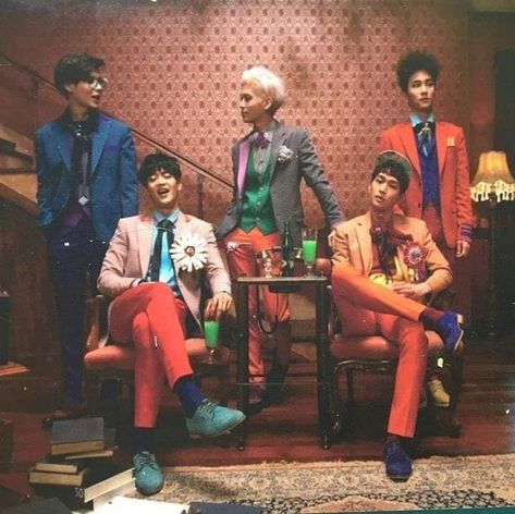 Shinee Married To The Music Photoshoot, Married To The Music Shinee, Jonghyun Married To The Music, Shinee Married To The Music, Shinee Icons, Jonghyun Minho, Married To The Music, Shinee Albums, Music Photoshoot