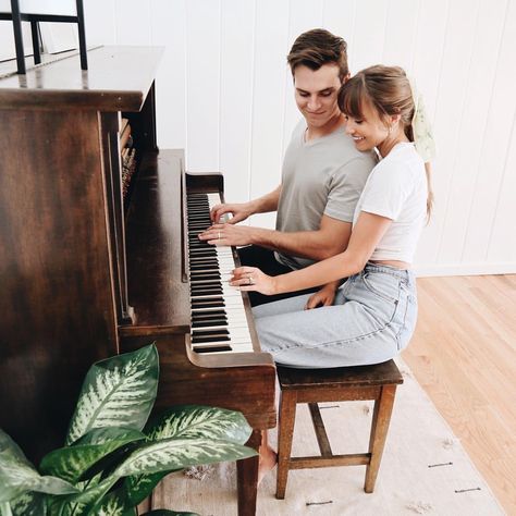 uh oh..i think i have a crush on my piano teacher 🤫🔥💕 Marcus Johns, Kristin Johns, Piano Teacher, I Have A Crush, Cute Relationship Goals, Foto Inspiration, Having A Crush, Hopeless Romantic, Love Is Sweet