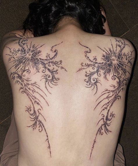 Intricate Fine Line Tattoo, Two Shoulder Tattoos, Back Tattoos Grunge, Apothecary Tattoos, Cyberciligism Tattoo Back, Vkei Tattoos, Back Tattoo Layout, Pans Labrynth Tattoo, Back Tattoo Grunge