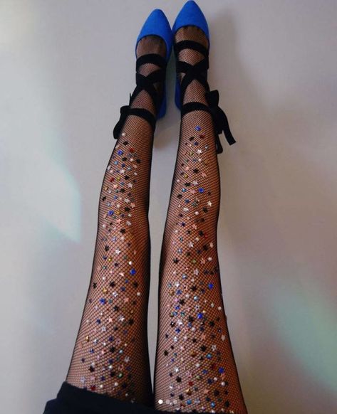 Embellished Fishnet Tights Are Here And It Will Make You Feel Like A Mermaid Caught In A Net Mermaid Tights, Lirika Matoshi, Creepers Shoes, Diy Kostüm, Sweater Dress Oversized, Denim Jeans Ripped, Hot Lingerie, Handbags Luxury, Paris Mode