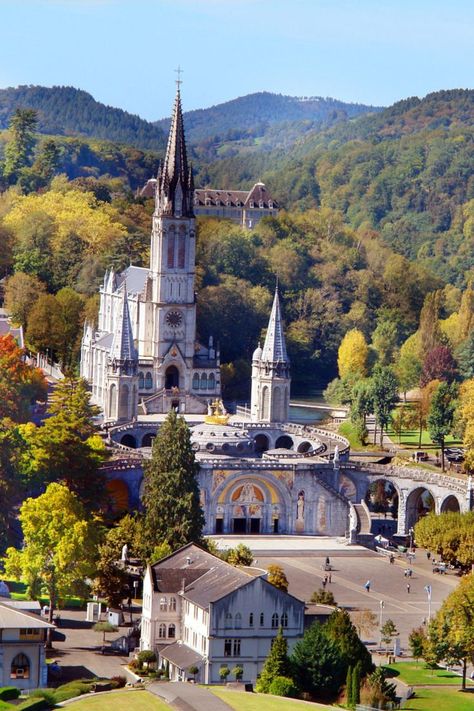 Lourdes France, Dream Honeymoon, Travel Tours, Wedding Website, Pilgrimage, Art And Architecture, Travel Dreams, Beautiful World, All Over The World