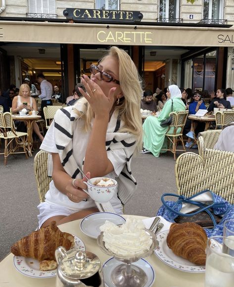 Europe Cafe Aesthetic, Paris In Spring Outfits, Europe Poses, Paris Girl Aesthetic, Parisienne Aesthetic, Barbara Kristoffersen, College Student Needs, Paris In Spring, Italian Summer Outfits