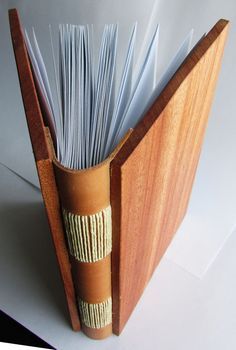 Buku Diy, Wood Journal, Making Books, Leather And Wood, Bookmaking, Wooden Books, Handmade Notebook, Book Arts, Handmade Book