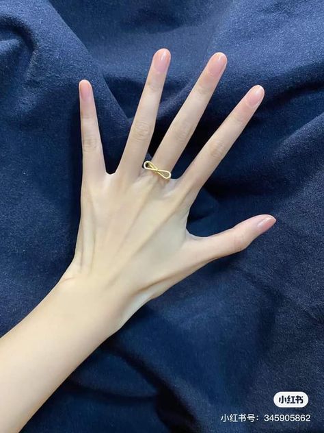 Slim Hands Pictures, Pretty Female Hands, Hand Claims, Hand Goals, Feminine Hands, Slim Hands, Long Hands, Pale White Skin, Aesthetic Galaxy