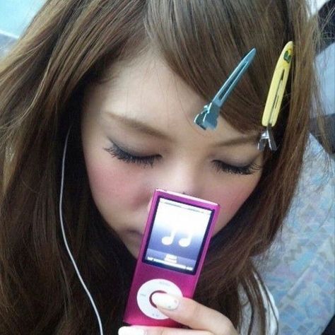 Sunshine Girl, Mp3 Player, A Girl, Headphones