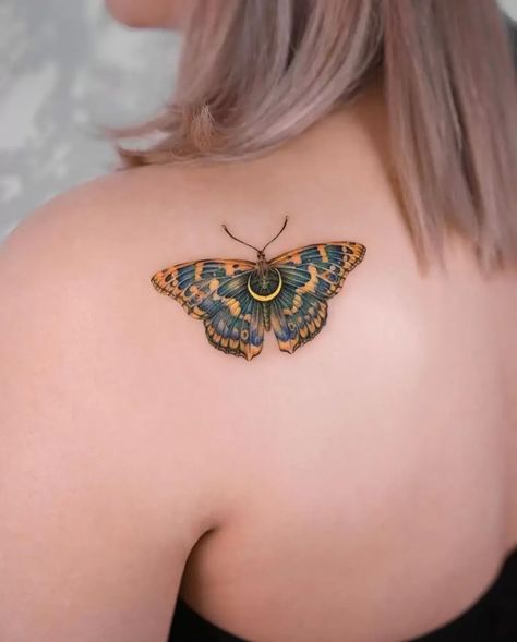 Moth Tattoo Meaning, Traditional Moth Tattoo, Luna Moth Tattoo, Moth Tattoos, Designer Tattoo, Realistic Butterfly Tattoo, Inspo Tattoo, Moth Tattoo Design, Tattoo Designer