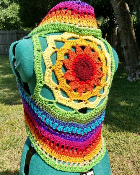 #rainbow #sunflower #crochet #crochetvest #festivalwear #earthtricks #ooak Circle Vest, Sunflower Mandala, Mandala Crochet, Patchwork Sweater, Crochet Vest Pattern, Pineapple Crochet, Crochet Sunflower, Crochet Mandala, Vest Pattern