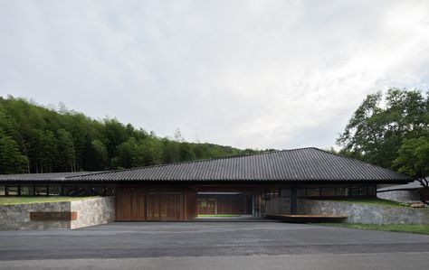 Australia House, House Facade, Roof Architecture, Architecture Images, Roof Detail, Japanese Architecture, House Architecture Design, Architecture Photo, Facade Design