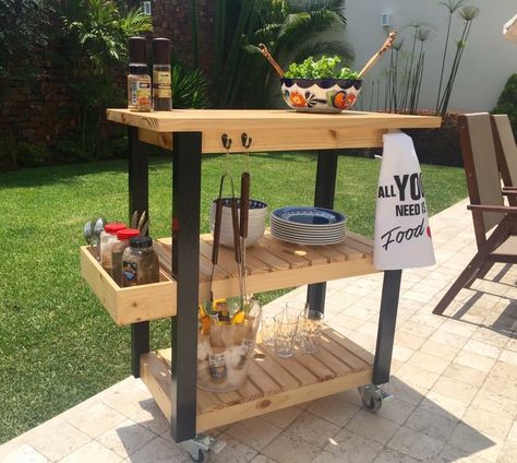 Bbq Trolley, Diy Grill Table, Grill Cart, Outdoor Grill Station, Pallet Shed, Diy Grill, Bbq Table, Grill Table, Backyard Inspo