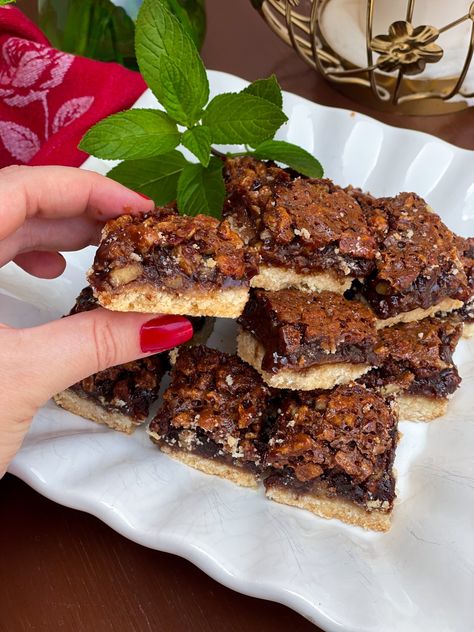 Chocolate Pecan Pie Bars - The Rose Table Smoked Herring, Chocolate Pecan Pie Bars, Healthy Baking Desserts, True Christmas, Ice Cream Drinks, Disney Dinner, No Cook Appetizers, Christmas Cookie Recipes, Famous Chocolate