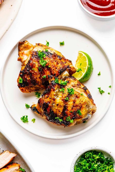 Bone In Chicken Thighs On The Grill, Grilled Chicken Thighs Bone In Skin On, Grilled Boneless Chicken Thighs, Grilled Chicken Thighs Bone In, Bone In Chicken Thigh Recipes, Bone In Chicken Thighs, Chicken Thighs Recipes, Summer Chicken, Roasted Chicken Thighs