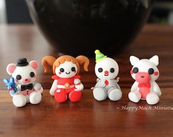 Freddy Fazbears Pizzeria, Freddy Plush, Fnaf Crafts, Fnaf Wallpapers, Clay Diy Projects, Sister Location, Cute Polymer Clay, Cute Clay, Clay Art Projects