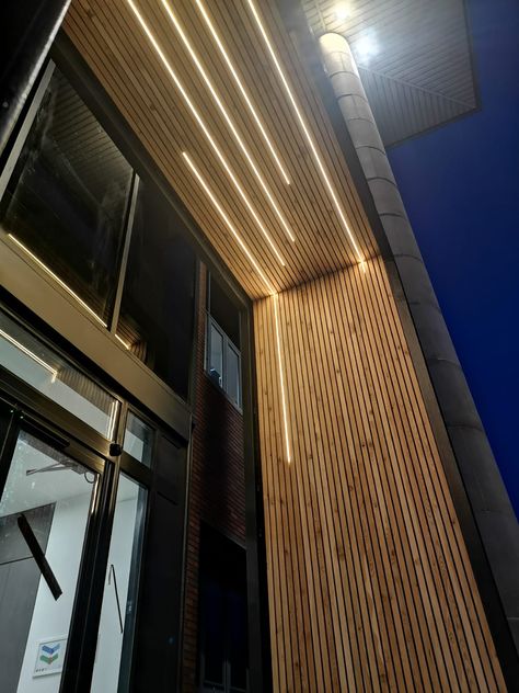 Lights For Elevation, Outdoor Strip Lighting Ideas, Exterior Led Strip Lighting, Led Strip Lighting Ideas Outdoor, Louvers Design Interior, Wood Cladding Exterior, Outdoor Kitchen Lighting, Exterior Columns, Kitchen Lighting Design