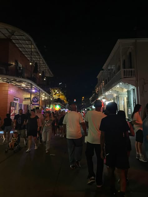 New Orleans Night, Aesthetic New Orleans, Nola Aesthetic, Loyola New Orleans Aesthetic, Mardi Gras Aesthetic, New Orleans Aesthetic, New Orleans Aesthetic Dark, Loyola New Orleans, New Orleans Bourbon Street