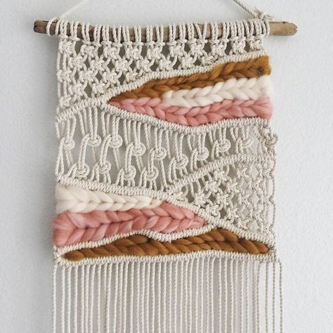 Macrame Backdrop, Weaving Wall Hanging, Macrame Boho, Textile Fiber Art, Macrame Patterns Tutorials, Weaving Projects, Macrame Ideas, Boho Diy, Macrame Art