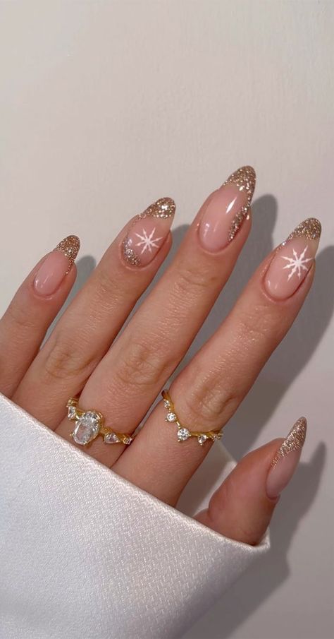 30+ Christmas and Holiday Nail Designs for Every Taste : Matte Green and Nude Holiday Nails Swirl Tip Nails, Christmas Nails White, Christmas Nails Glitter, Red Christmas Nails, Holiday Nail Designs, Cute Christmas Nails, Christmas Nails Easy, Christmas Gel Nails, Holiday Nail