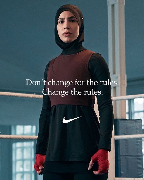 Nike Women on Instagram: “The International Boxing Association rewrote the rules, allowing women everywhere to box in hijabs. A huge win for @zeina.boxer and for…” Hijab Sport Style, Hijab Sportswear, Hijab Sport Outfit, Nike Hijab, Modest Gym Wear, Hijab Styles For Party, Kickboxing Women, Modest Workout Clothes, Modest Workout