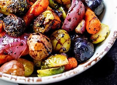 In our humble opinion, roasted vegetables are the perfect side dish for any winter meal. Here, nine delicious flavor combinations to mix up your veggie routine. Remember to always coat with EVOO liberally, and don't skip a little salt and pepper when you season. Autumn Vegetables, Eureka Lemon, Easy Roasted Vegetables, Roasted Vegetable Recipes, Fall Recipes Healthy, Style Dark, Think Food, Thanksgiving Side Dishes, Cooked Vegetables