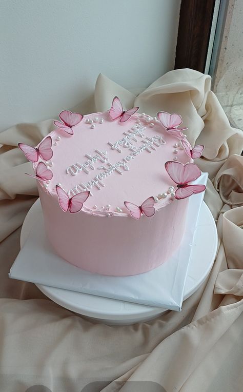 Easy Bento Cake Design, Pink Theme Cake, Girly Birthday Cakes, Grey Wallpaper Iphone, Bento Cakes, Vintage Birthday Cakes, Korean Cake, Cute Birthday Ideas, Cake Inspo