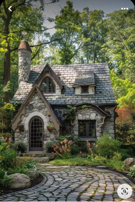 Cottagecore Cottage Exterior, Exterior Cottage, Cottage Design Ideas, Dreamy Cottage, Gothic Cottage, Fairytale Houses, Storybook House, Cute Cottages, Whimsical Cottage