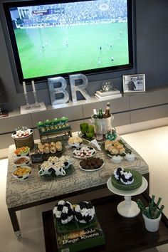 A World Cup Bachelor Party Theme World Cup Party Ideas, Party Snacks Ideas, Cup Party Ideas, Bachelor Party Themes, World Cup Party, Football Watch Party, America Party, Brazil World Cup, Party Drinks Alcohol