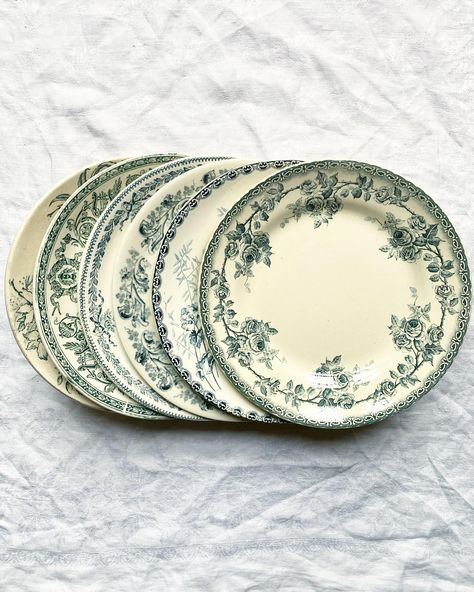 Mismatched Plates, Elegant Plates, Vintage Dishware, Porcelain Vintage, Vintage France, Vintage Dinnerware, Coffee Shop Decor, Vintage Cups, Vintage Plates