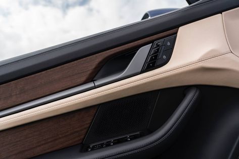 Car Door Design, Car Cockpit, Electric Porsche, Car Handle, All Electric Cars, Car Experience, Porsche Taycan, Car Interior Design, Lovely Car