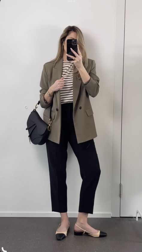 Lecture Outfit Women, Work Office Outfits Women Winter, Sage Blazer Outfits For Women, Smart Casual Work Outfit Spring 2024, Olive Green Blazer Outfits For Women, Olive Blazer Outfits For Women, Sideline Reporter Outfits, Outfit Blazer Vert, Sage Blazer Outfit