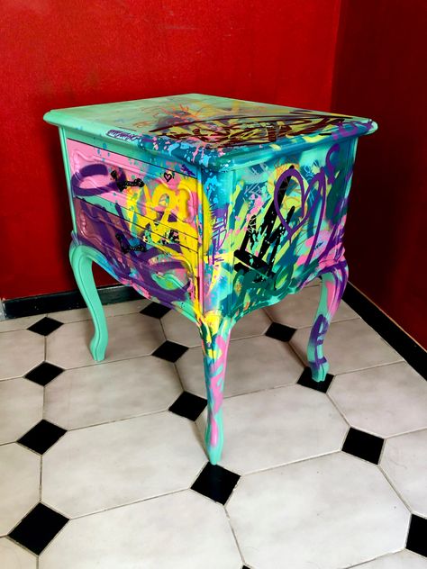 Street Art Apartment, Graffiti Chair, Music Exhibition, Graffiti Furniture, Bedroom Art Painting, Hiphop Art, Dorm Room Styles, Artistic Furniture, Graffiti Artwork