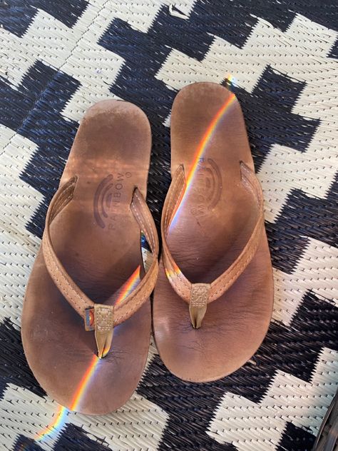 Tan Flip Flops, Rainbow Flip Flops Outfit, Aesthetic Flip Flops, Flip Flop Aesthetic, Flip Flops Aesthetic, Beachy Shoes, Sarah Jessica Parker Shoes, Thrift Wishlist, Dad Aesthetic