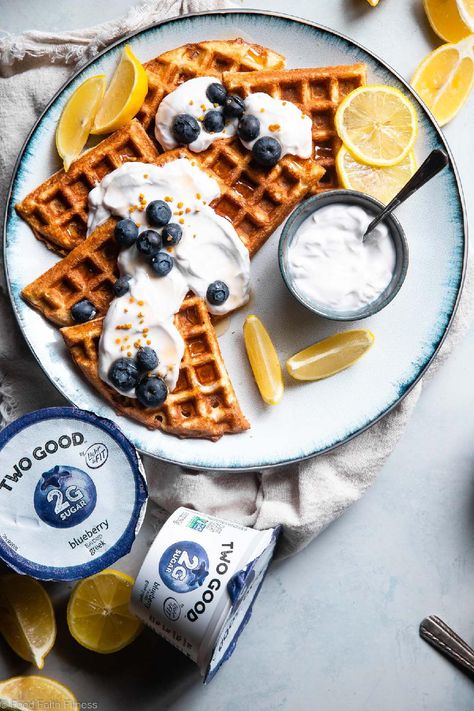 Lemon Blueberry Gluten Free Greek Yogurt Waffles - These gluten free waffles are so crispy and fluffy you will never believe they're low fat, oil free, protein packed and only 170 calories! | #Foodfaithfitness | #Glutenfree #Lowfat #Healthy #Waffles #Breakfast Blueberry Gluten Free, Greek Yogurt Waffles, Yogurt Waffles, Waffles Breakfast, Keto Diet Vegetables, Keto Approved Foods, Vegan Keto Diet, Fat Oil, Healthy Waffles