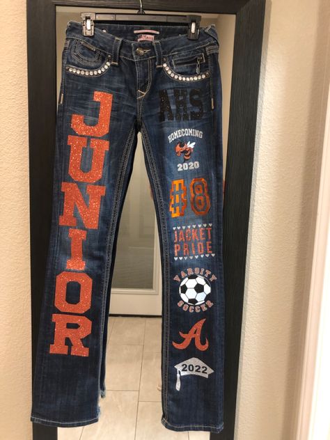 I custome make Junior/Senior overalls and pants for Homecoming. Hoco Spirit Pants Ideas, Cheer Pants Ideas, Spirit Jeans Homecoming Junior, Junior Pants Ideas, Spirt Week Pants Ideas, Junior Jeans Painted, Homecoming Jeans Junior, Junior Homecoming Pants, Senior Class Pants