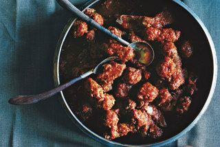 Classic Italian Recipes for a Cold Weekend of Cooking Sunday Ragu, Beef Braciole, Beef Cutlets, Ragu Recipe, Savory Bites, Hot Sausage, Oven Fried, Weekend Cooking, Classic Italian Dishes