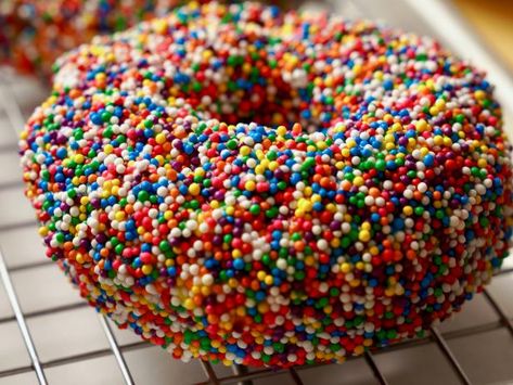 Sprinkle Cake Donut Recipe, Wild Rice Burger, Bakery Decoration, Rice Burger, Green Goddess Salad, Cake Donuts Recipe, Goddess Salad, Restaurant Opening, Yeast Donuts