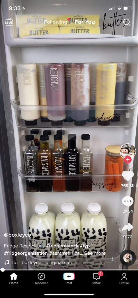 Organize Samsung Bespoke Fridge, Fridge Sauce Organization, Sauce Organization, Fridge Goals, Organized Things, Fridge Ideas, Samsung Fridge, Apartment Stuff, Kitchen Organization Diy