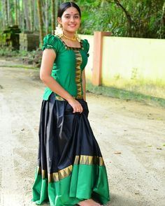 Pattu Pavada Women, Pavadai Sattai Designs, Amanda Hummer, Pavadai Sattai, Pattu Pavadai, Designer Anarkali Dresses, Kids Blouse Designs, Indian Photoshoot, Indian Gowns Dresses