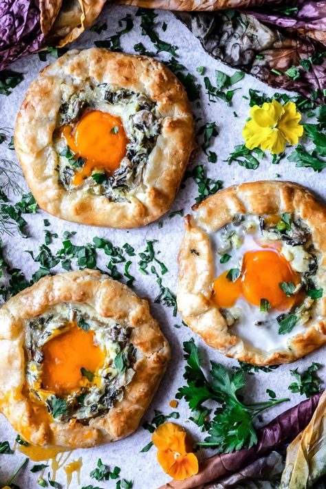 Egg Galette, Gallete Recipe, Gluten Free Galette, Savory Galette, Galette Recipes, Savory Tarts, Galette Recipe, Gluten Free Pie, Gluten Free Recipes For Breakfast