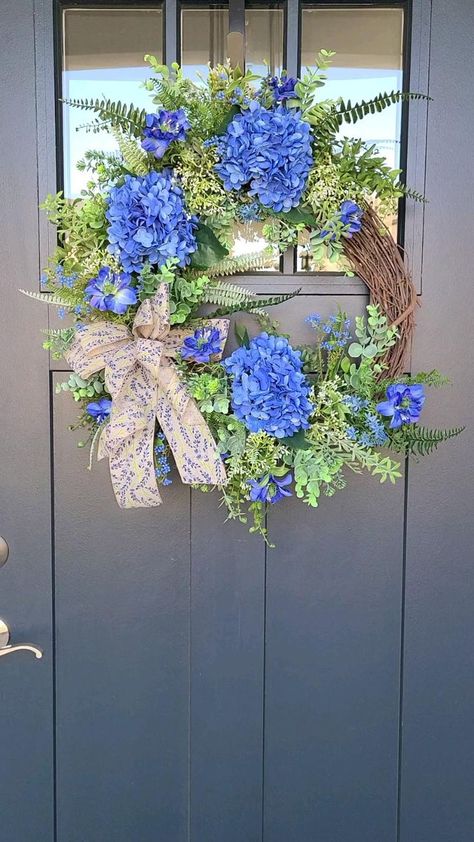 Hydrangea Wreath Summer, Blue Hydrangea Wreath, Thrifty Crafts, Winter Wreath Diy, Floral Grapevine, Door Wreaths Diy, Swag Wreath, Hydrangea Wreath, Blue Hydrangea