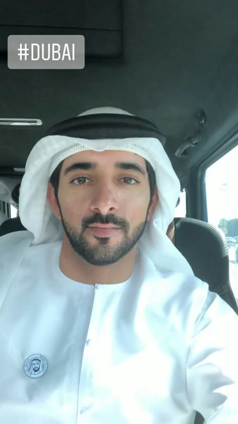 Sheikh Hamdan bin Mohammed bin Rashid Al Maktoum Crown Prince of Dubai 🇦🇪 Prince Hamdan Selfie, Fazza Selfie, Prince Fazza, Queen And Prince Phillip, Prince Wedding, Queen Victoria Prince Albert, Prince Of Dubai, Prince Hamdan, Queen Hat